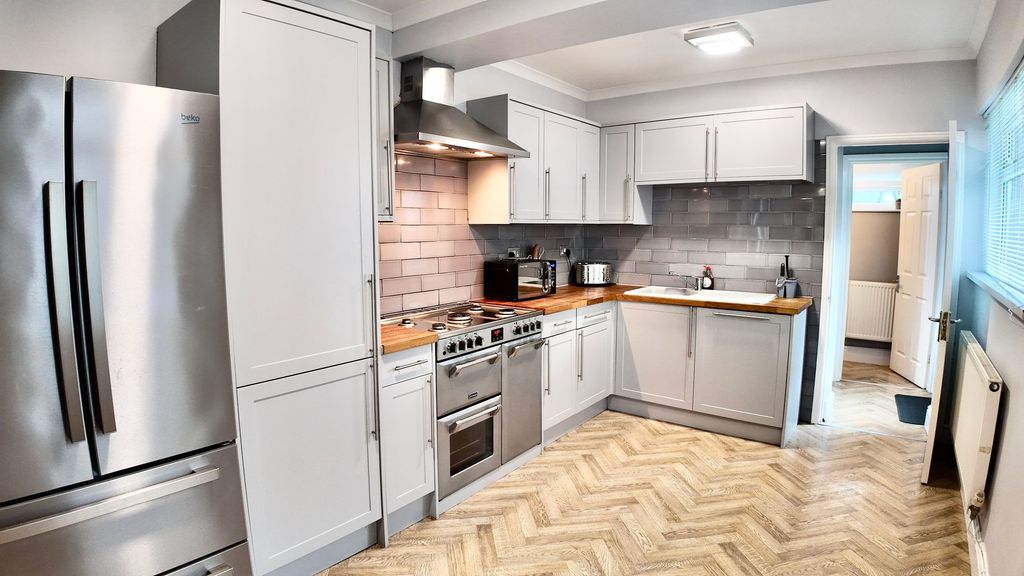 Additional image 3 of 3 bed semi-detached house for saleGrove Estate, Pontnewynydd NP4