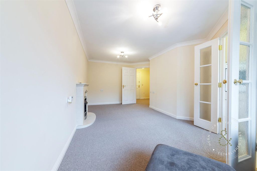Additional image 4 of 1 bed flat for salePritchard Court, Cardiff Road, Llandaff, Cardiff CF5