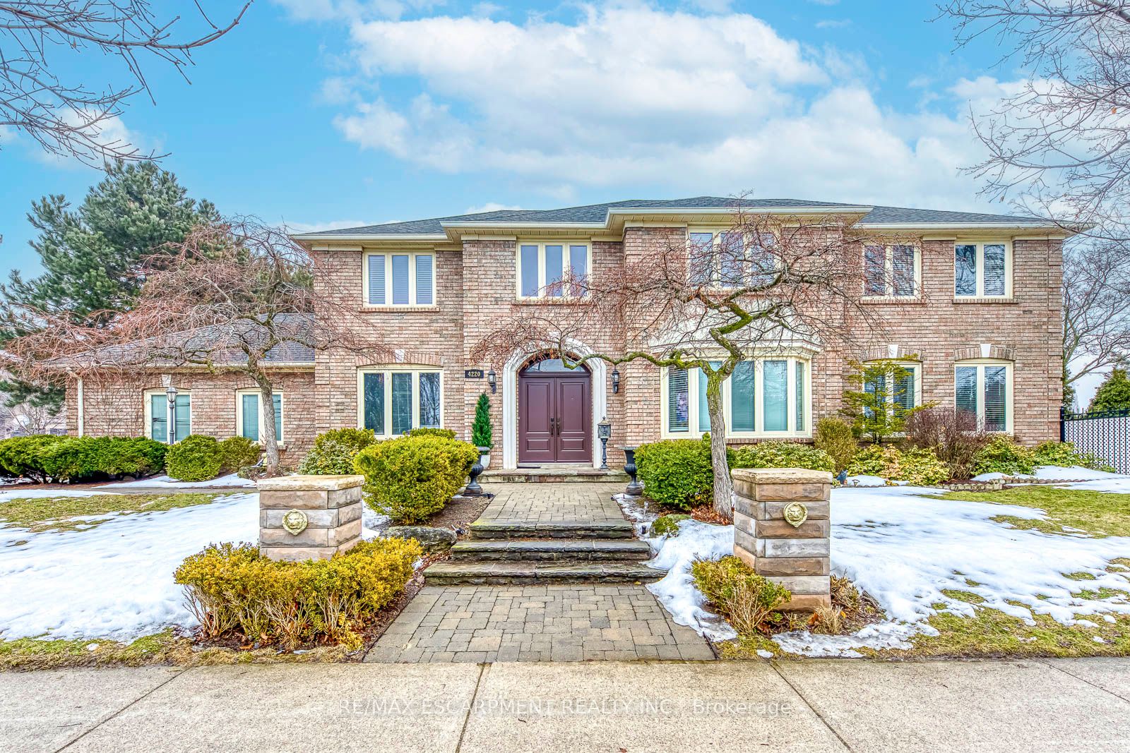 4220 Millcroft Park Drive, Burlington, ON, L7M 3V5