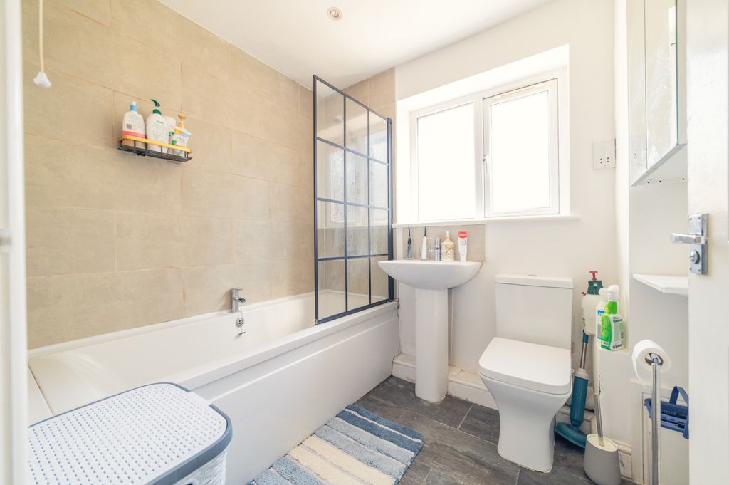 Additional image 15 of 2 bed flat for saleDeemuir Square, Tremorfa CF24