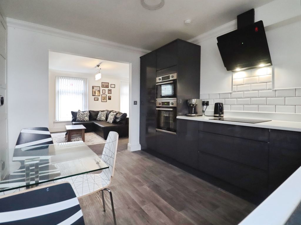 2 bed flat for saleLower Cathedral Road, Cardiff CF11