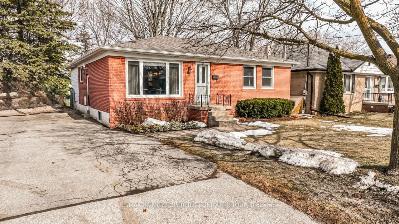 425 Centre Street E, Richmond Hill, ON, L4C 1B8