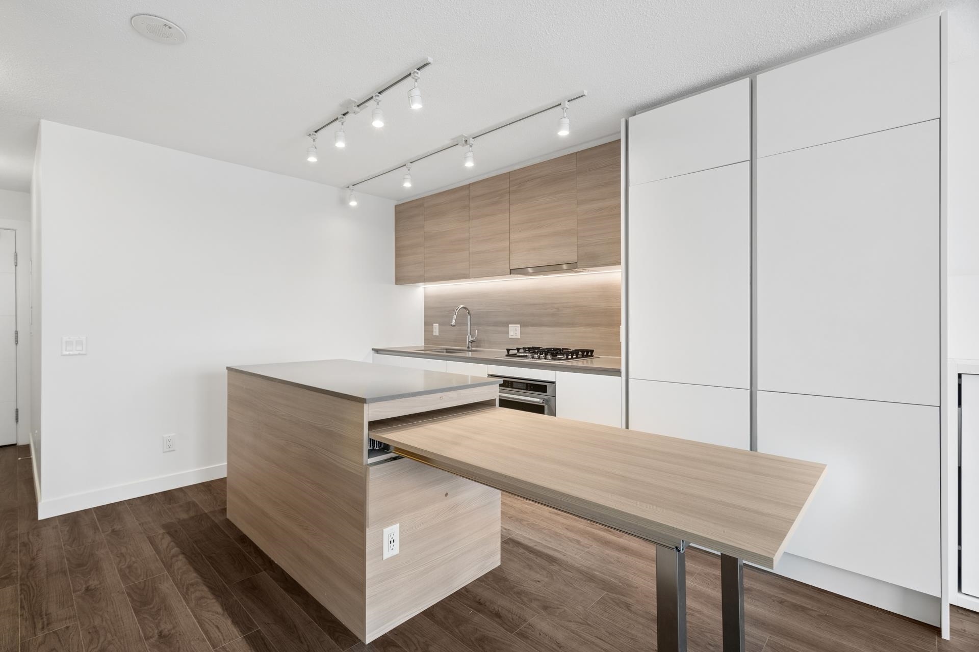 Additional image 3 of 2103-908 Quayside Drive, New Westminster, BC, V3M 0L4