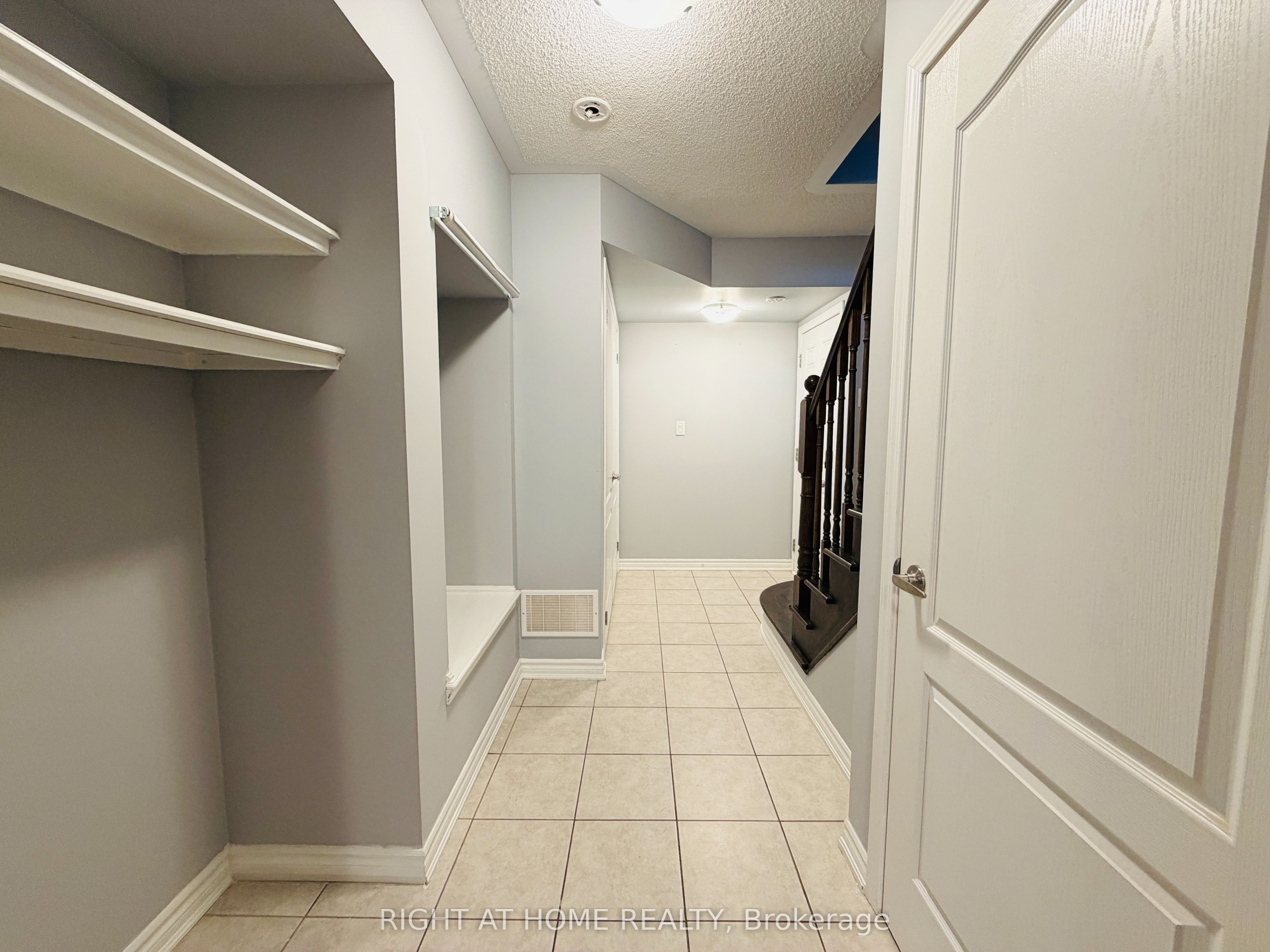 1633 Leblanc Court, Milton, ON, L9E 0A4 photo 5