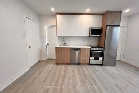 Additional image 8 of 2-1982 Eglinton Avenue W, Toronto, ON, M6E 2J9