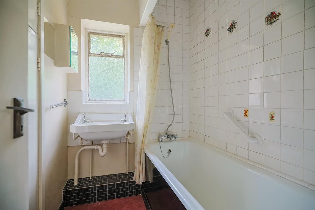 Additional image 13 of 7 bed detached house for saleFairways, 22, Ar Y Bryn, Pembrey, Burry Port SA16
