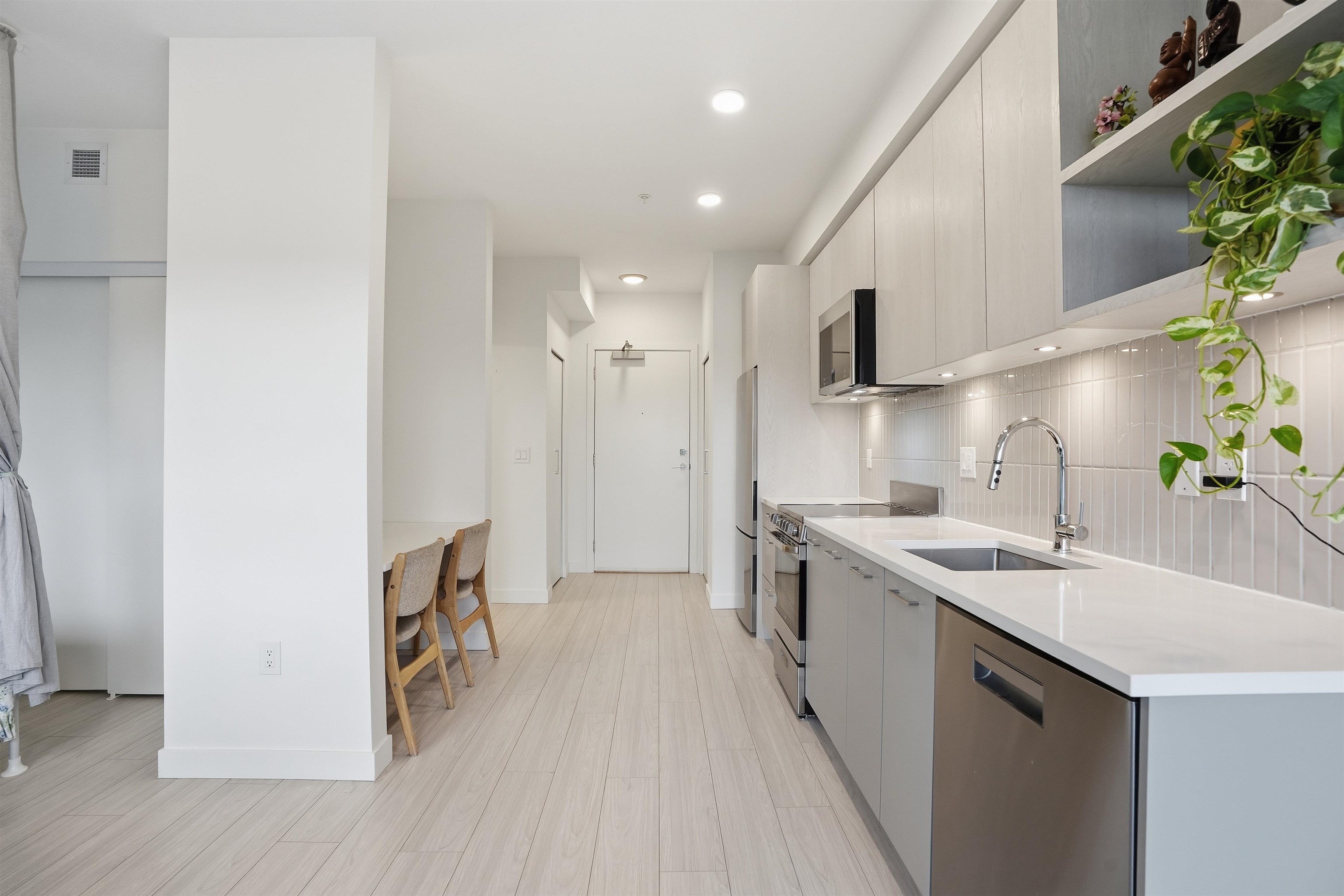 Additional image 4 of 604-10777 138 Street, Surrey, BC, V3T 0T5