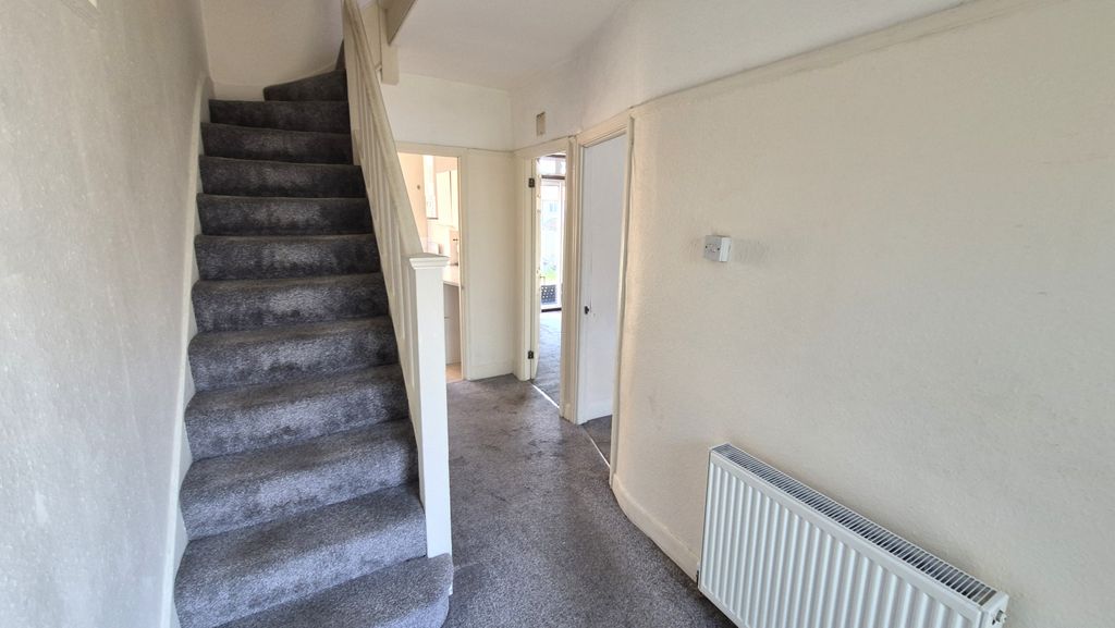 Additional image 2 of 3 bed terraced house for saleSummit Avenue, Kingsbury NW9