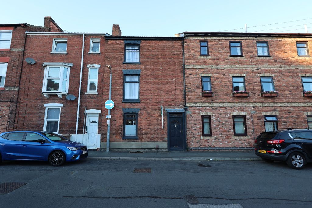 4 bed terraced house for saleMonson Street, Lincoln, Lincolnshire LN5