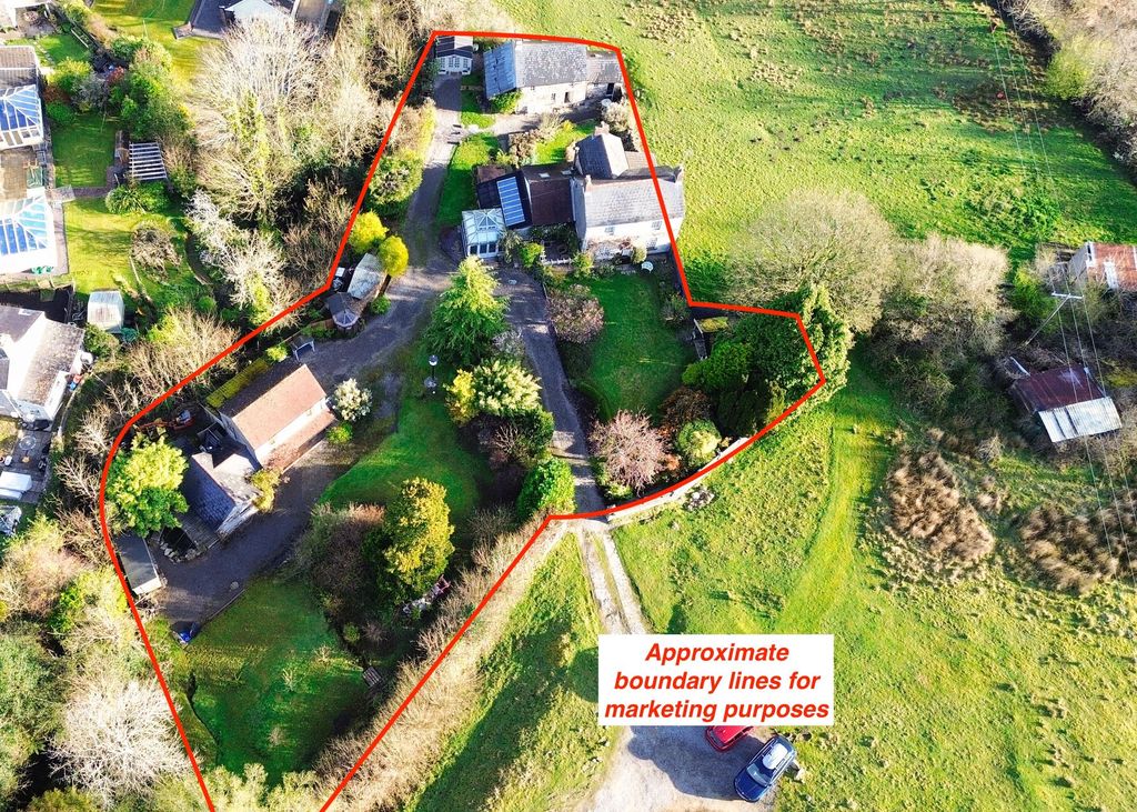 6 bed detached house for saleBryncethin, Bridgend CF32