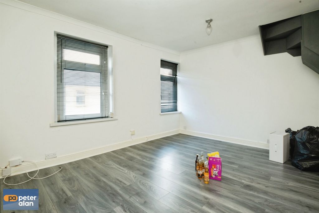 2 bed flat for saleRutland Street, Cardiff CF11