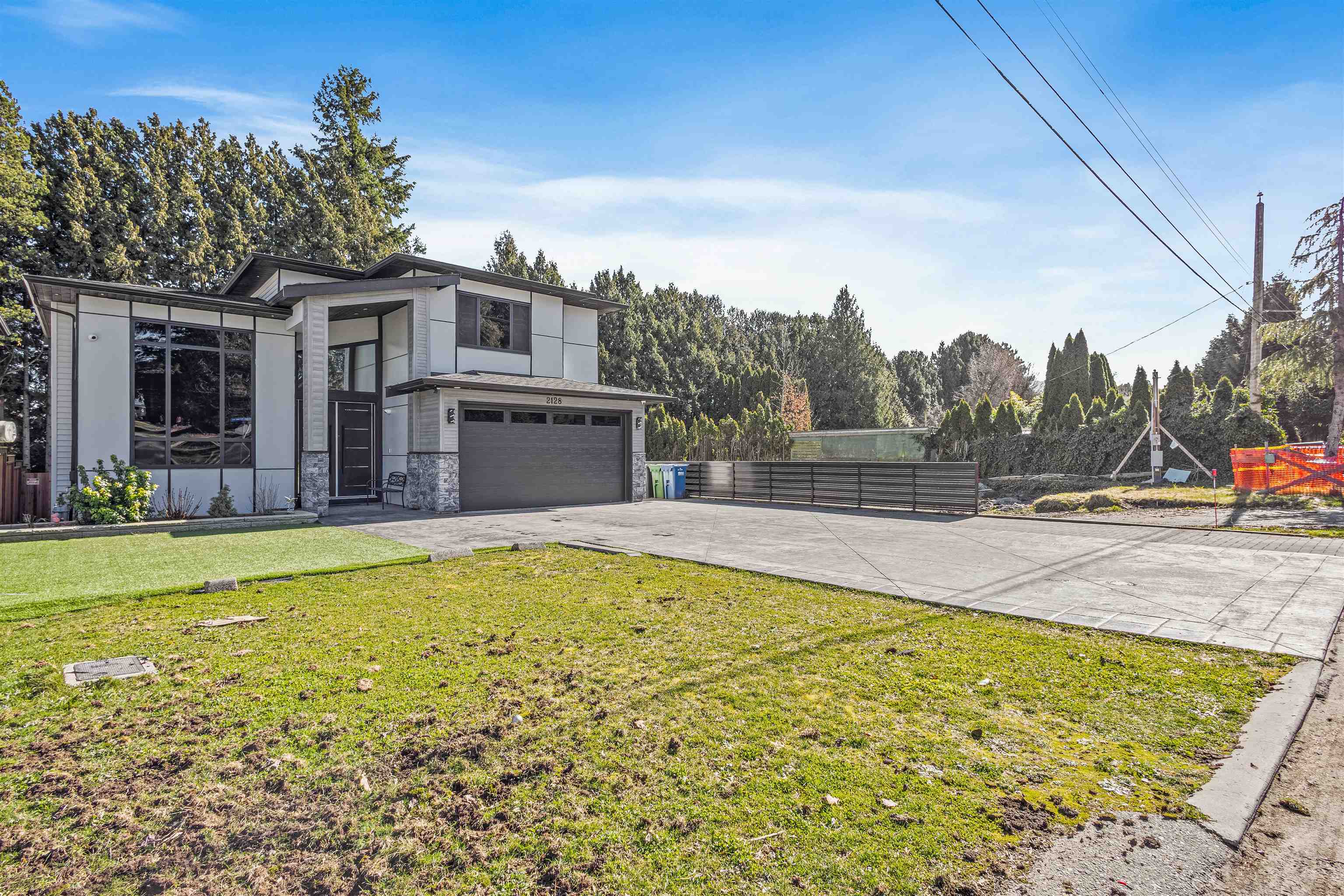 Additional image 2 of 2128 Oakridge Crescent, Abbotsford, BC, V2T 6A8
