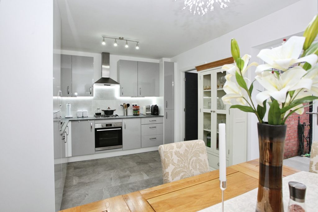 Additional image 4 of 4 bed semi-detached house for saleDolomite Close, Newport NP19