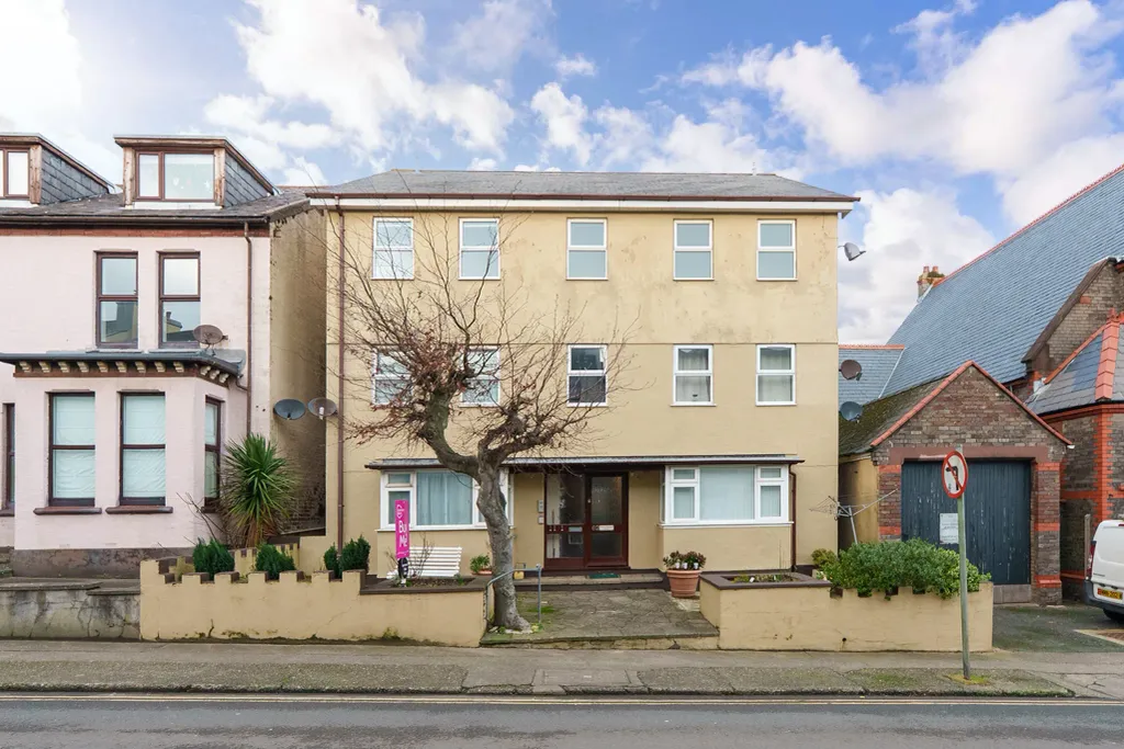 3 bed flat for saleFlat 5, Millennium Court, Douglas IM2