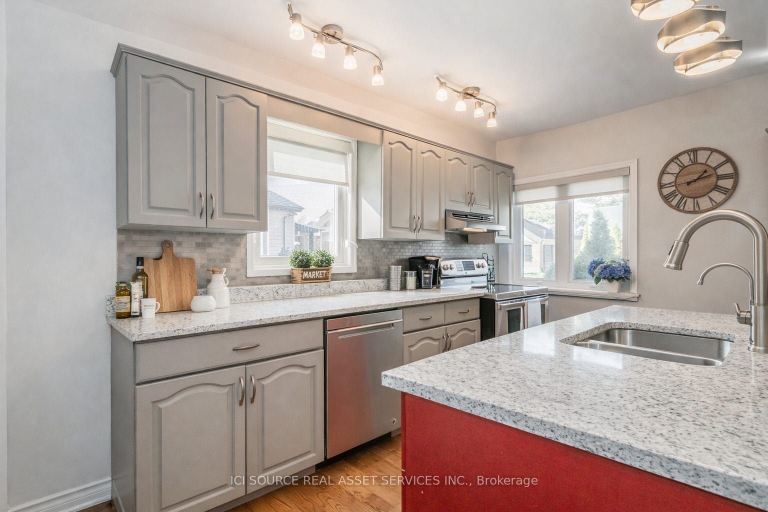 Upper-192 Edwin Street, Kitchener, ON, N2H 4P2 photo 2