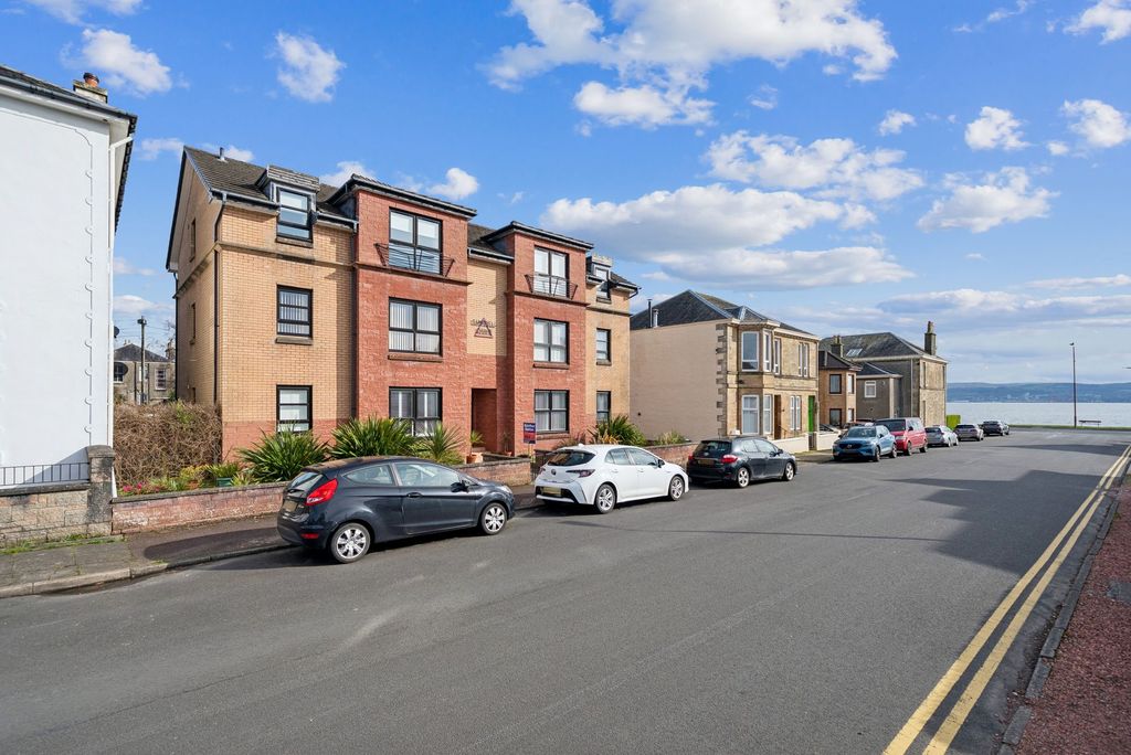 2 bed flat for saleFlat 3, 12 Campbell Street, Helensburgh G84