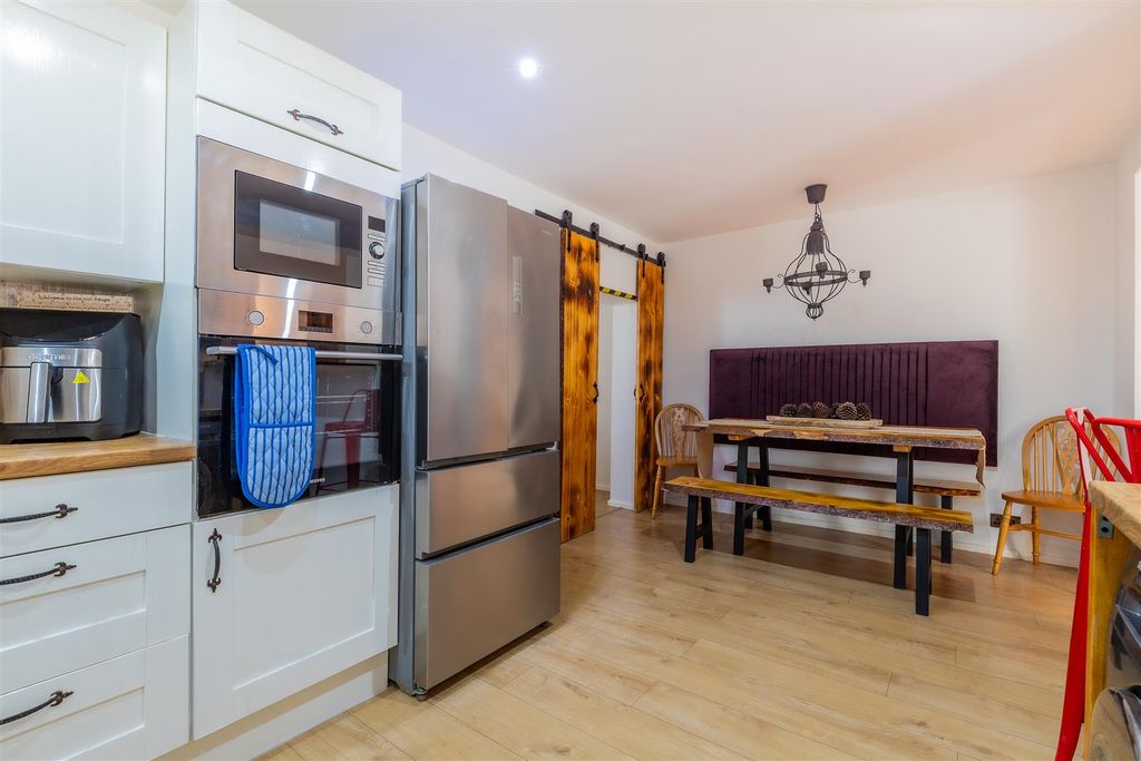 Additional image 18 of 3 bed flat for saleFitzhamon Embankment, Riverside, Cardiff CF11