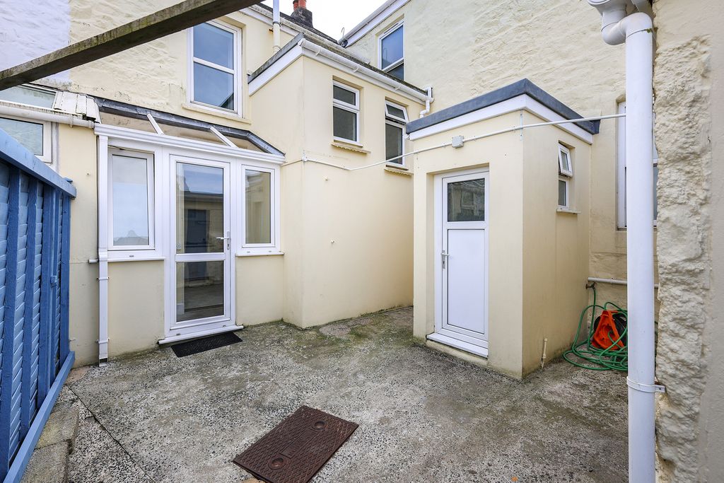 Additional image 13 of 2 bed property for sale4, Victoria Terrace, St Sampson's, Guernsey GY2