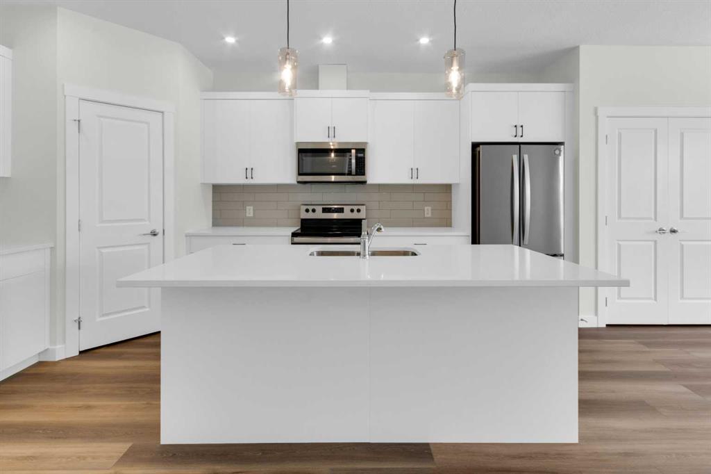 Additional image 4 of 1139 Chinook Winds Circle SW, Airdrie, AB, T4B 5S7