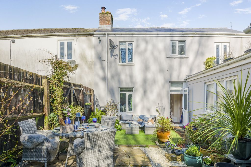 3 bed terraced house for saleMyrtle Place, Chepstow, Monmouthshire NP16
