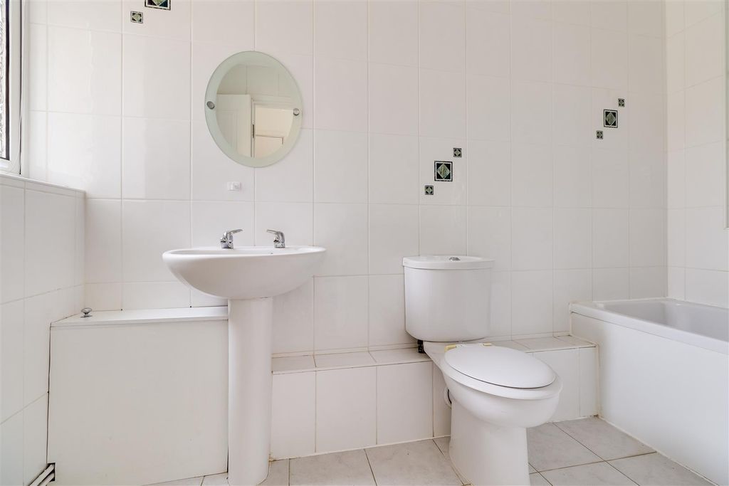 Additional image 12 of 2 bed semi-detached bungalow for saleSherbourne Court, Cambridge CB4