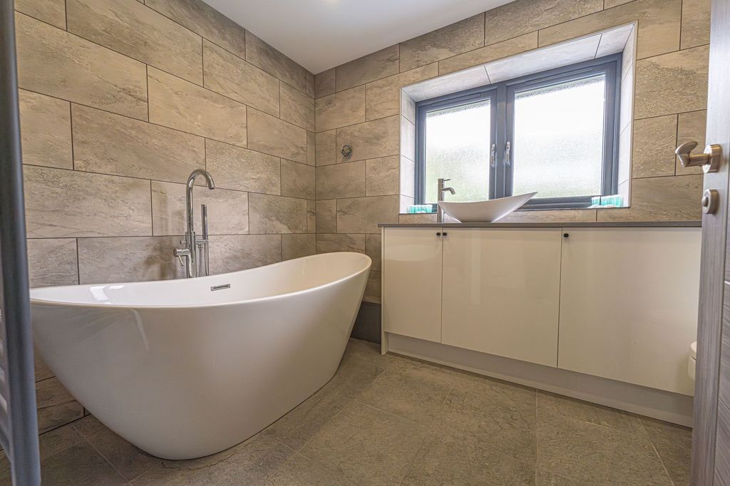 Additional image 25 of 4 bed detached house for saleRoyal Oak Hill, Christchurch NP18