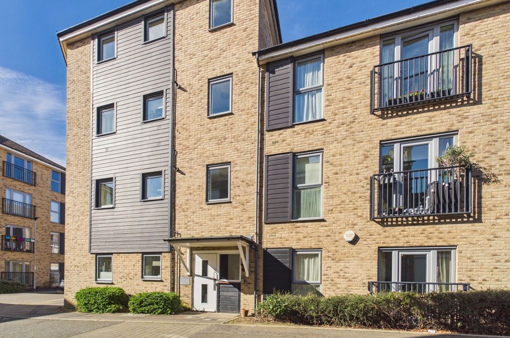 1 bed flat for saleGladeside, Cambridge CB4