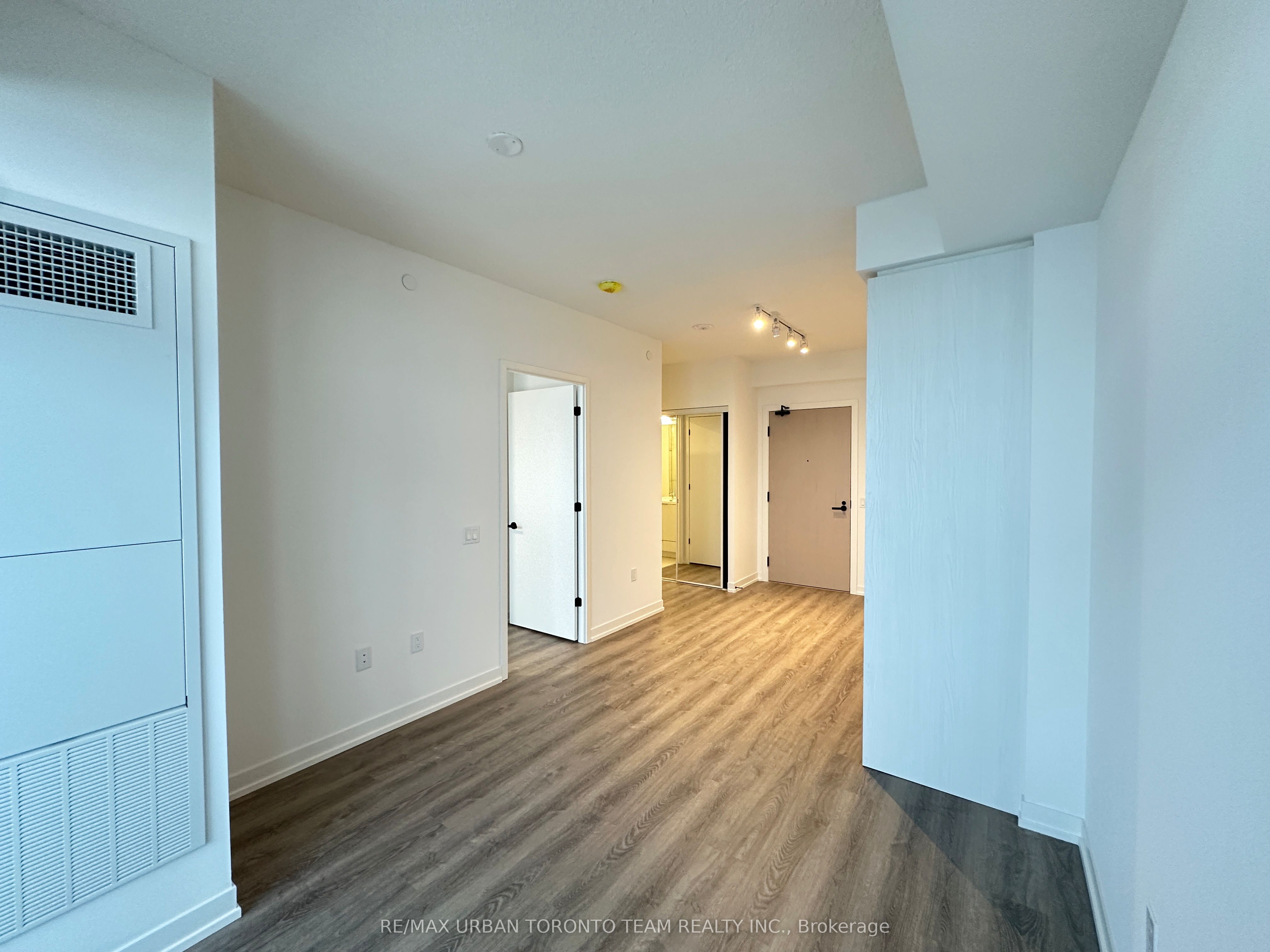 Additional image 4 of 4805-8 Interchange Way, Vaughan, ON, L4K 5Z7