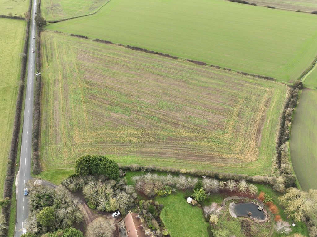 Land for saleMilton Road, Thurleigh MK44 photo 3