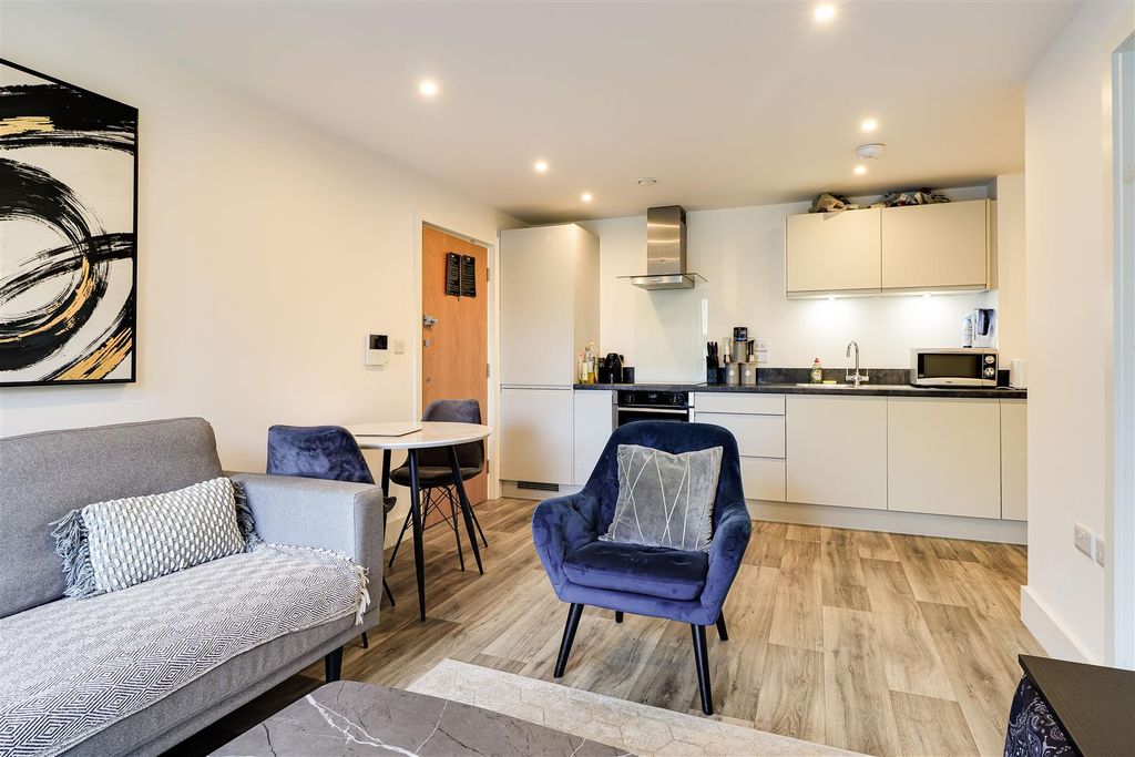 Additional image 2 of 1 bed flat for saleAttewater House, Water Street CB4
