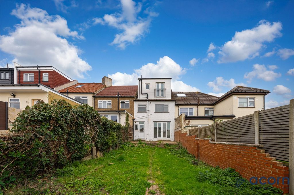 Additional image 15 of 5 bed terraced house for saleWakemans Hill Avenue, Colindale, London NW9