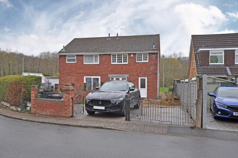 3 bed semi-detached house for saleSemi-Detached House, Pilton Vale, Newport NP20