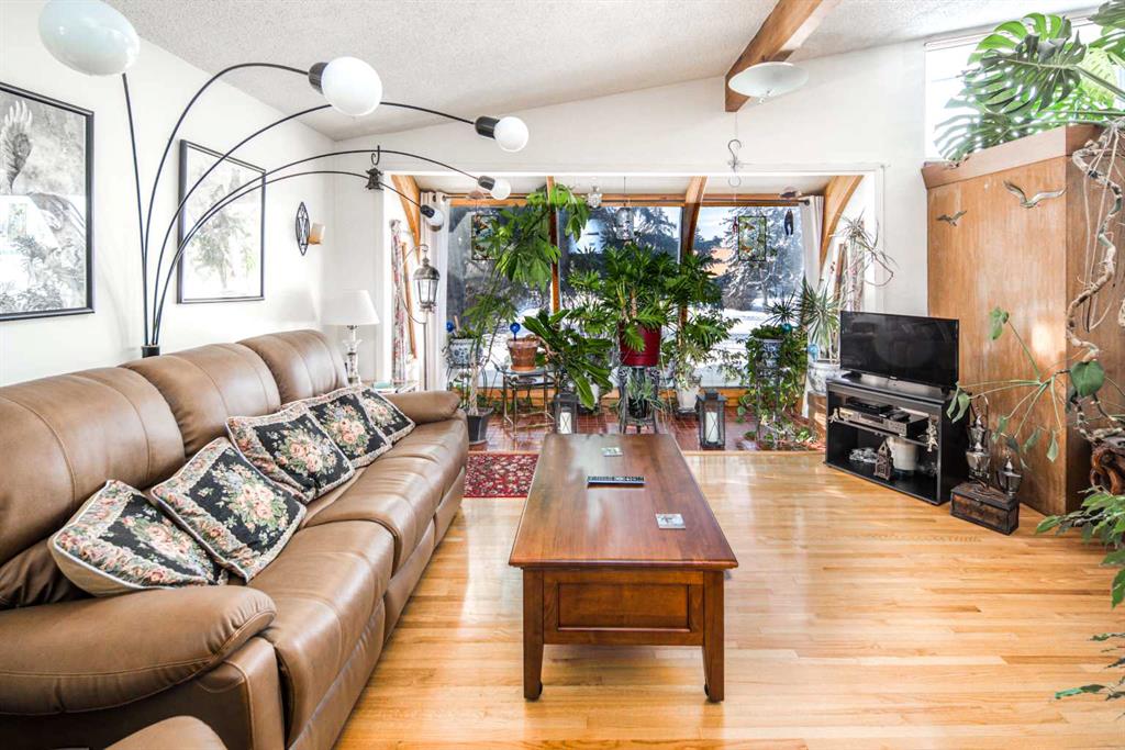 Additional image 4 of 4012 Varsity Drive NW, Calgary, AB, T3A 0Z6