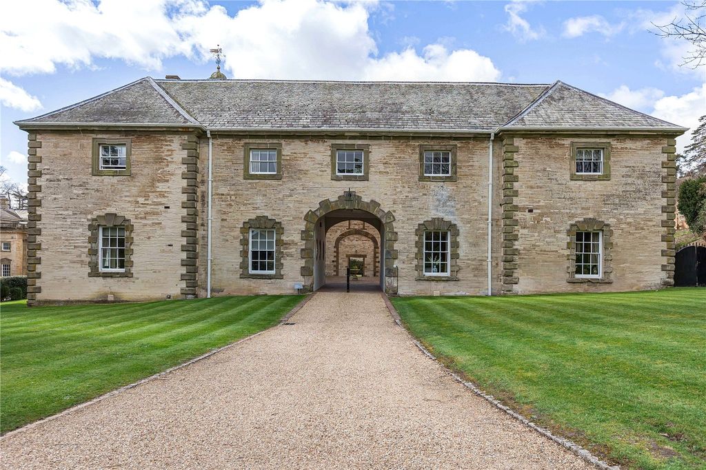 3 bed flat for saleCompton Verney, Warwickshire CV35
