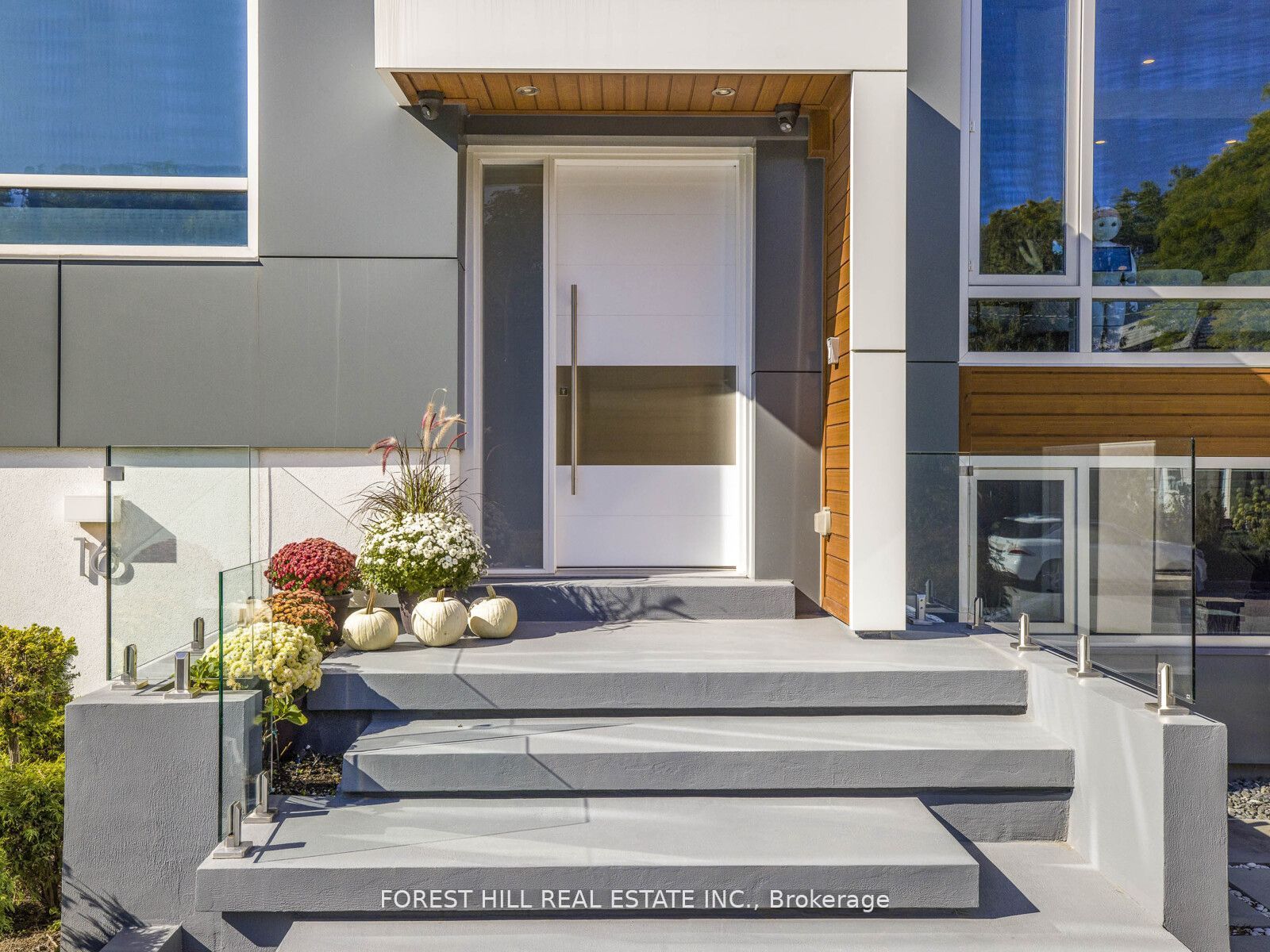 Additional image 2 of 16 Viamede Crescent, Toronto, ON, M2K 2A8