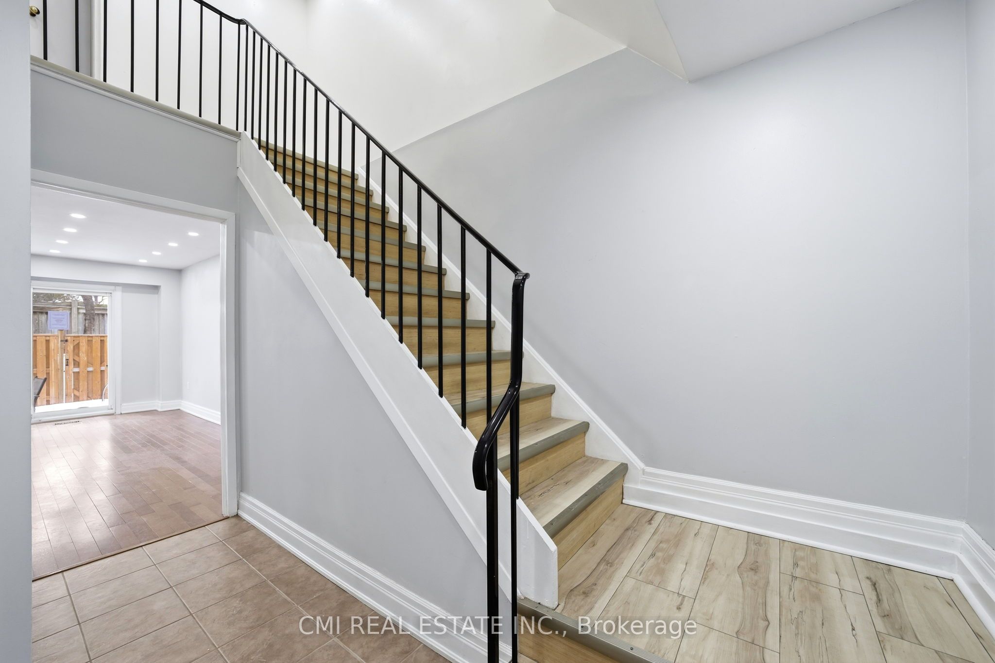 Additional image 6 of 116-1538 Lancaster Drive, Oakville, ON, L6H 2Z3