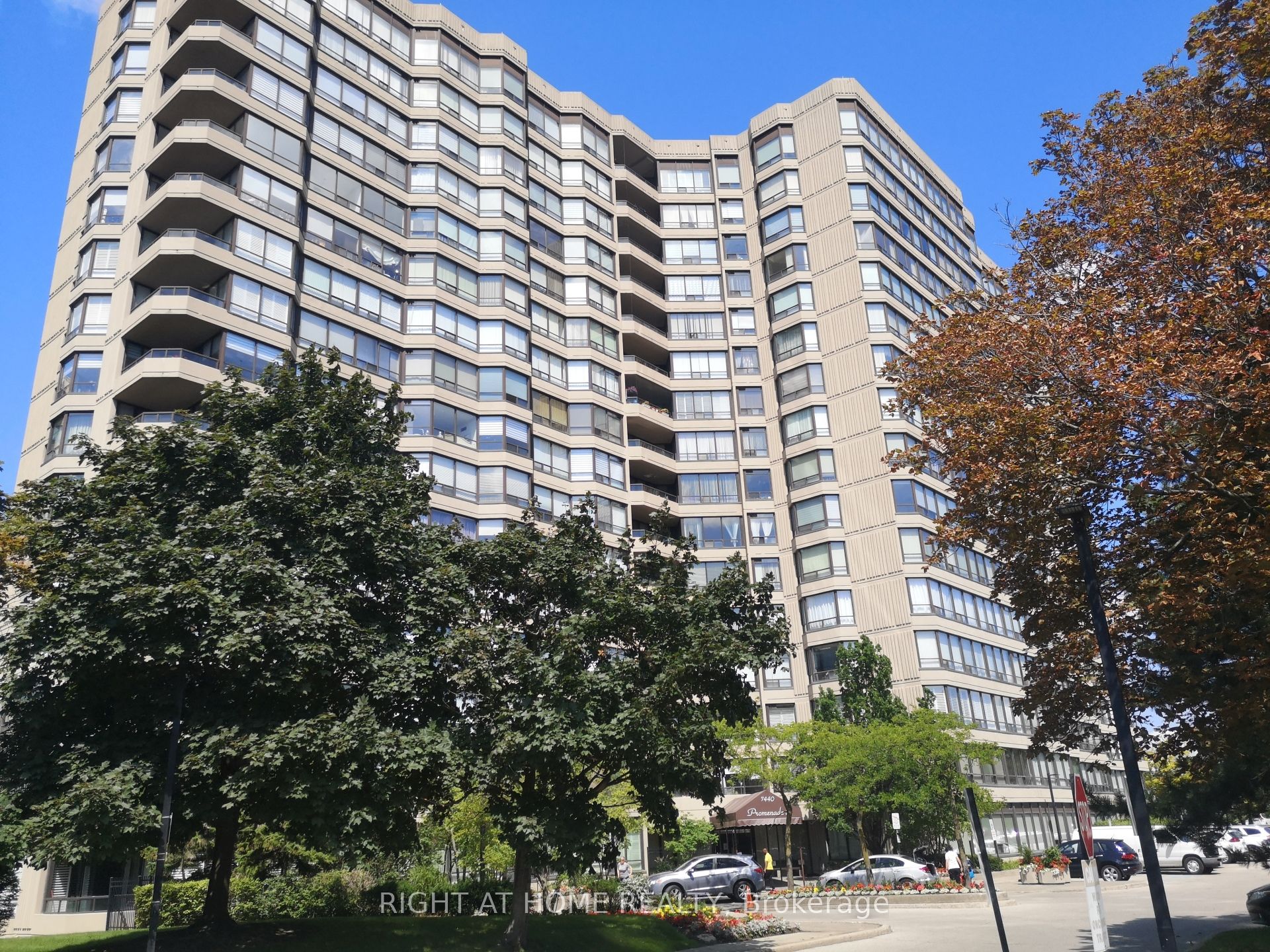 1102-7440 Bathurst Street, Vaughan, ON, L4J 7K8