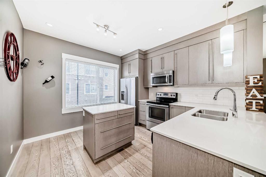 53-111 Rainbow Falls , Chestermere, AB, T1X 0Z5 photo 4