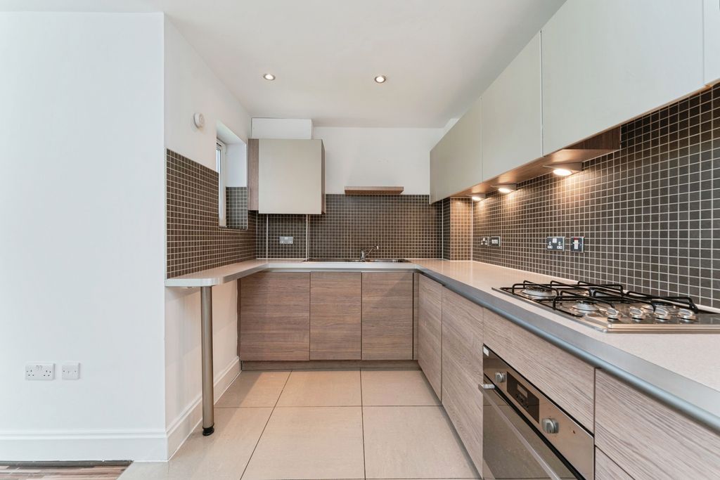 Additional image 6 of 2 bed flat for salePepys Court, Cambridge, Cambridgeshire CB4