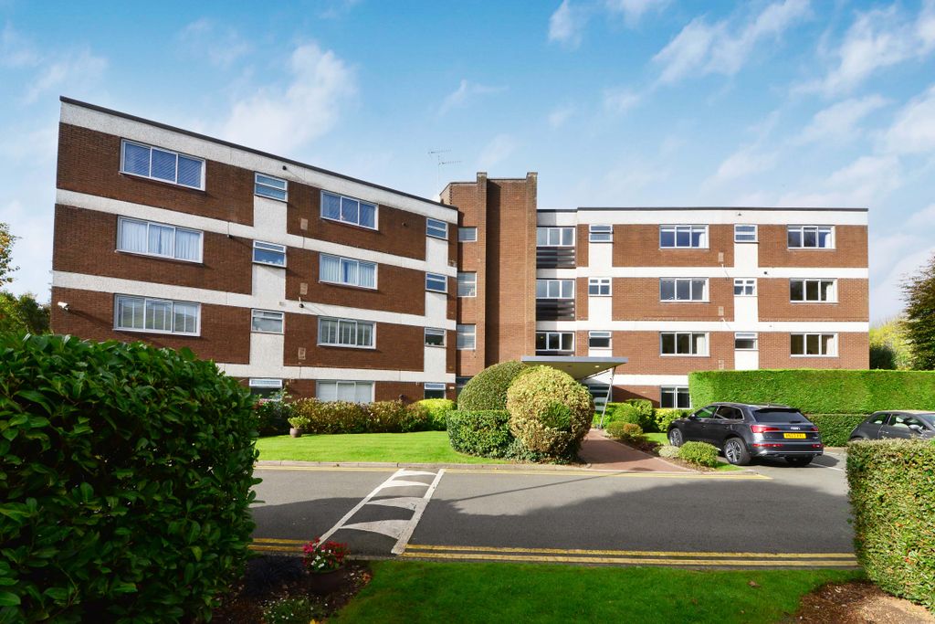 3 bed flat for salePetersham Place, Edgbaston B15