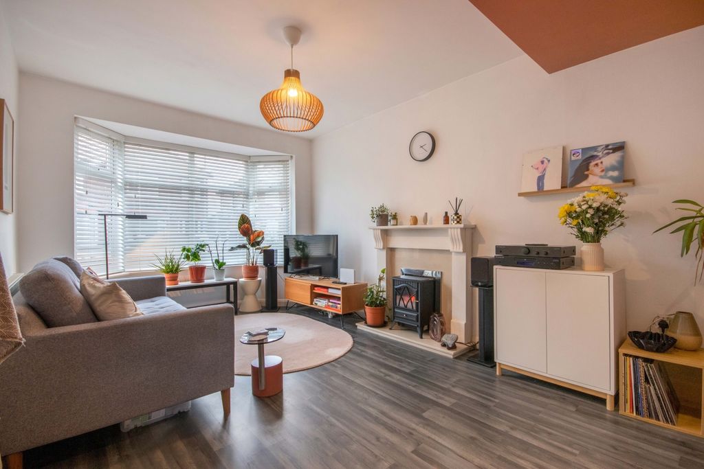 Additional image 2 of 3 bed semi-detached house for saleLeyton Crescent, Beeston, Nottingham, Nottinghamshire NG9