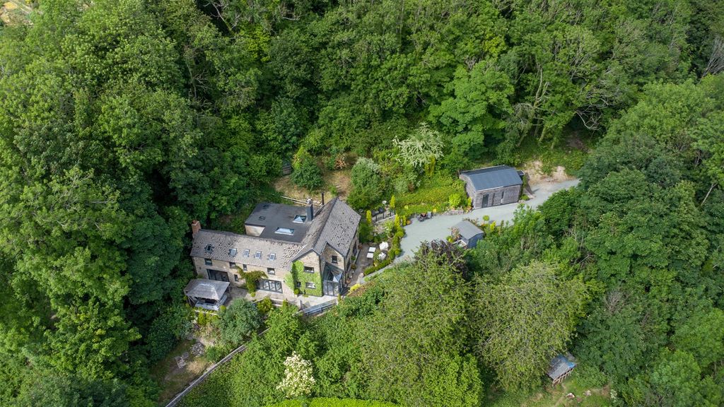 3 bed detached house for salePontfadog, Llangollen LL20 photo 5