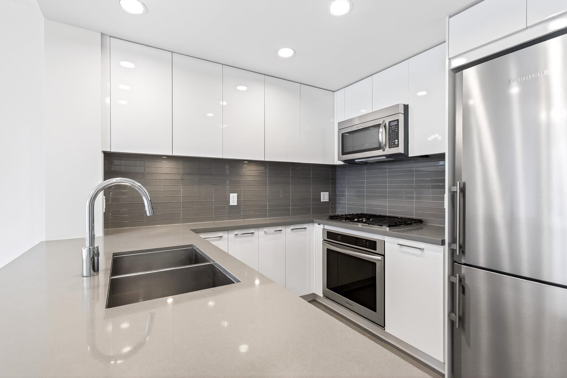 Additional image 3 of 2005-4880 Bennett Street, Burnaby, BC, V5H 0C1