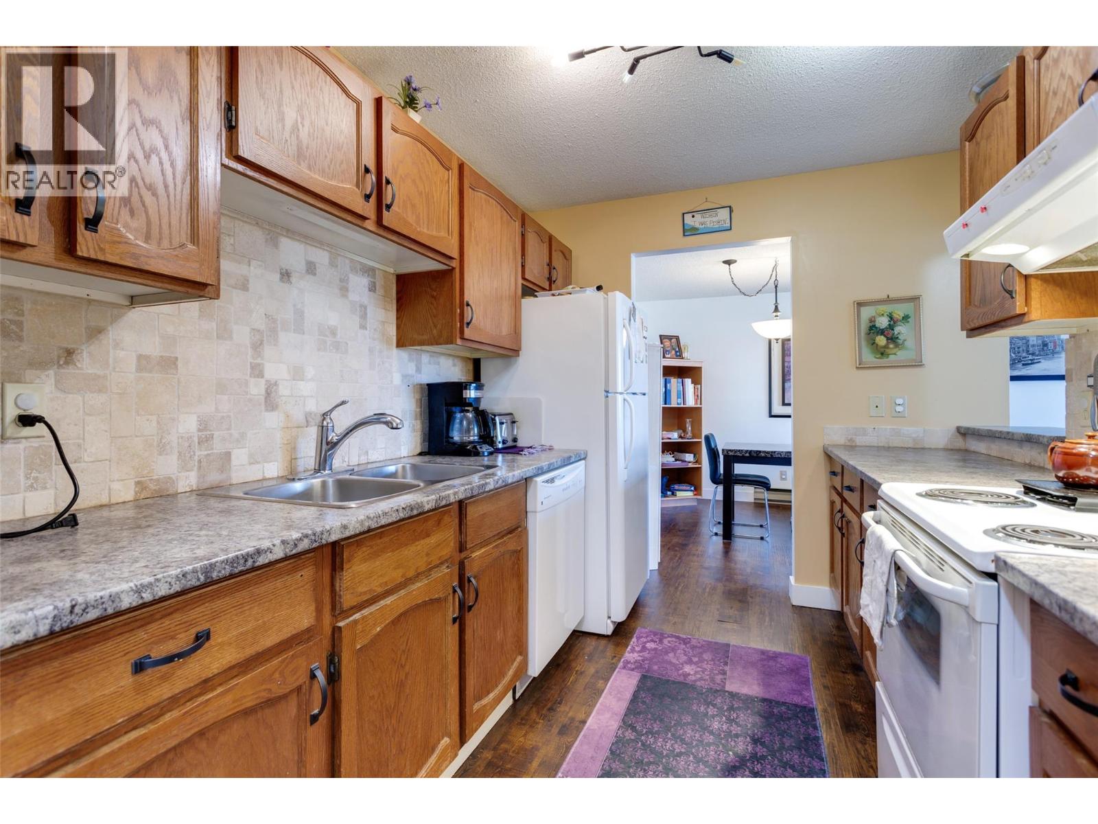 Additional image 2 of 206-1490B Gordon Drive, Kelowna, BC, V1Y3G7