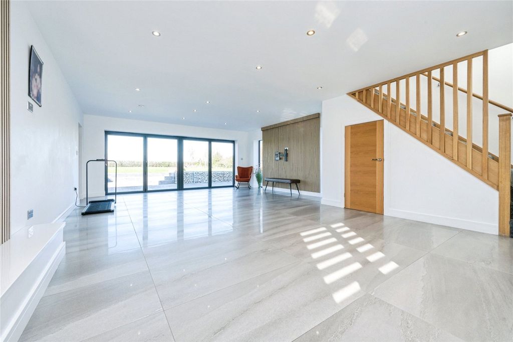 Additional image 13 of 8 bed detached house for saleGreen End Road, Bedford, Bedfordshire MK43
