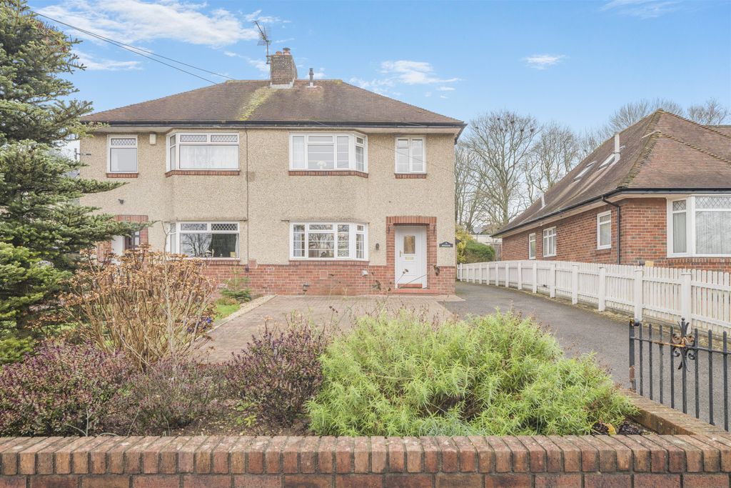 3 bed semi-detached house for saleMonmouth Road, Usk, Monmouthshire NP15