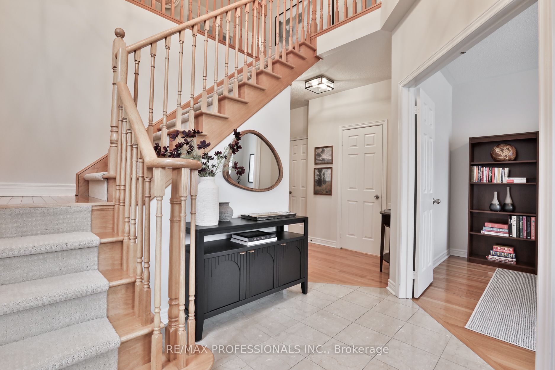 Additional image 3 of 29 Callisto Court, Mississauga, ON, L5M 0A1