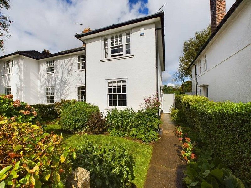 3 bed semi-detached house for saleLon Isa, Rhiwbina, Cardiff. CF14