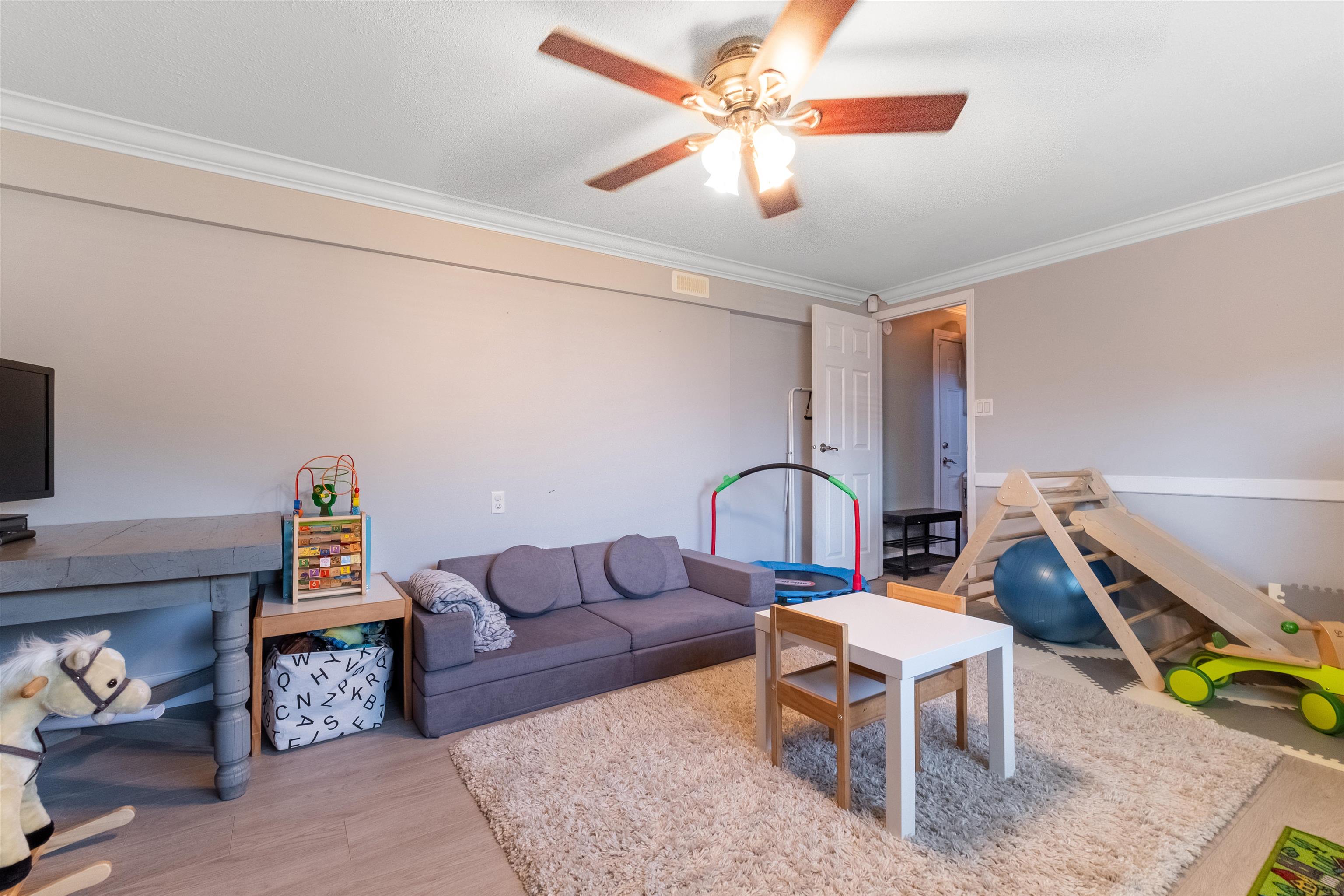 Additional image 4 of 14917 92 Avenue, Surrey, BC, V3R 1B9