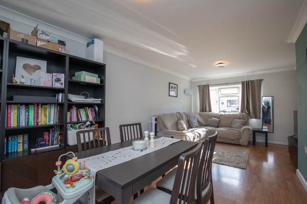 Additional image 7 of 3 bed semi-detached house for saleChard Avenue, Llanrumney CF3